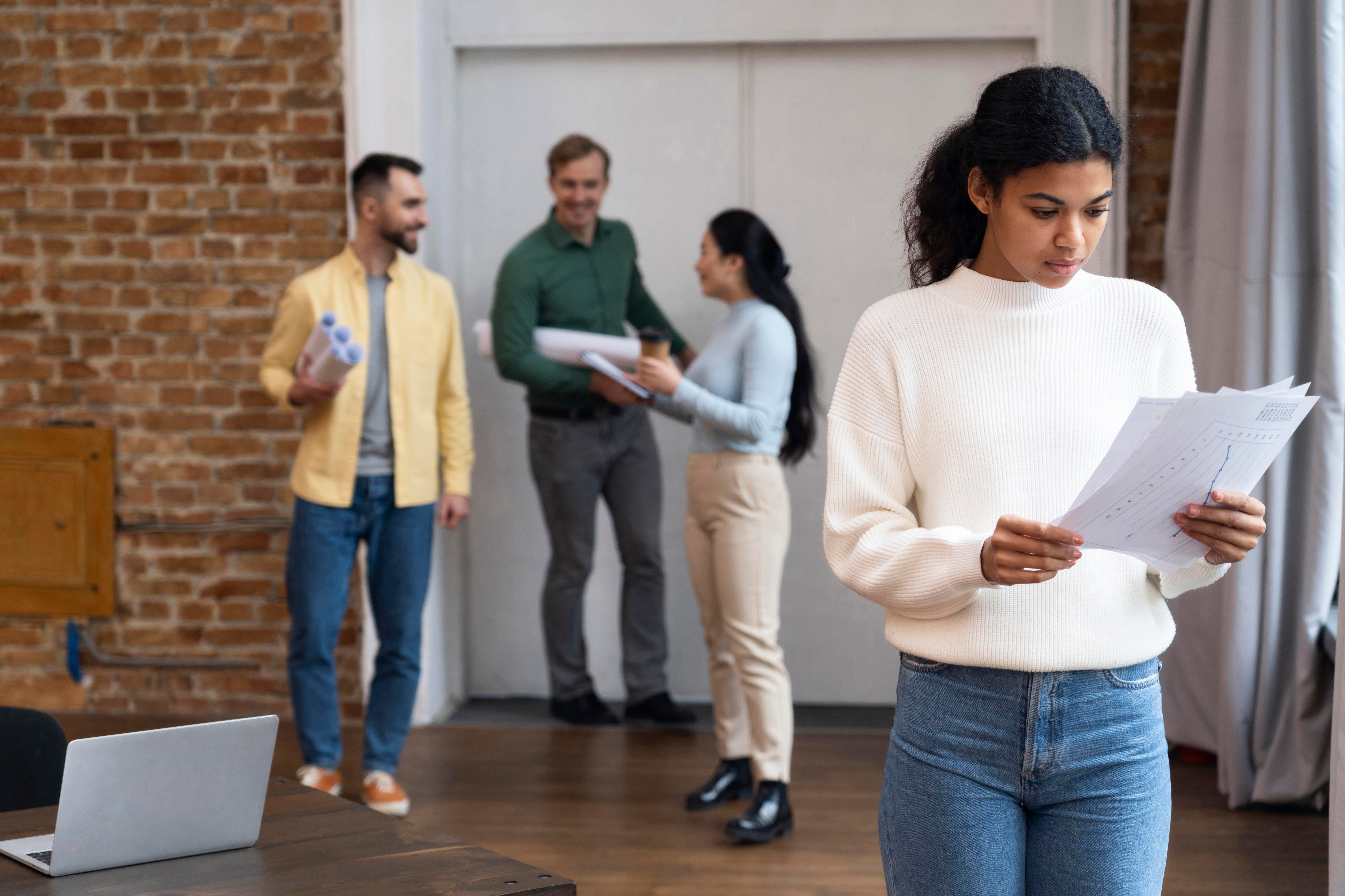 corporate-workers-brainstorming-together